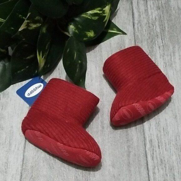 MYGGPP Red Nnit Faux Fur Baby Booties NEW Infant 0-6 Months - Picture 1 of 10